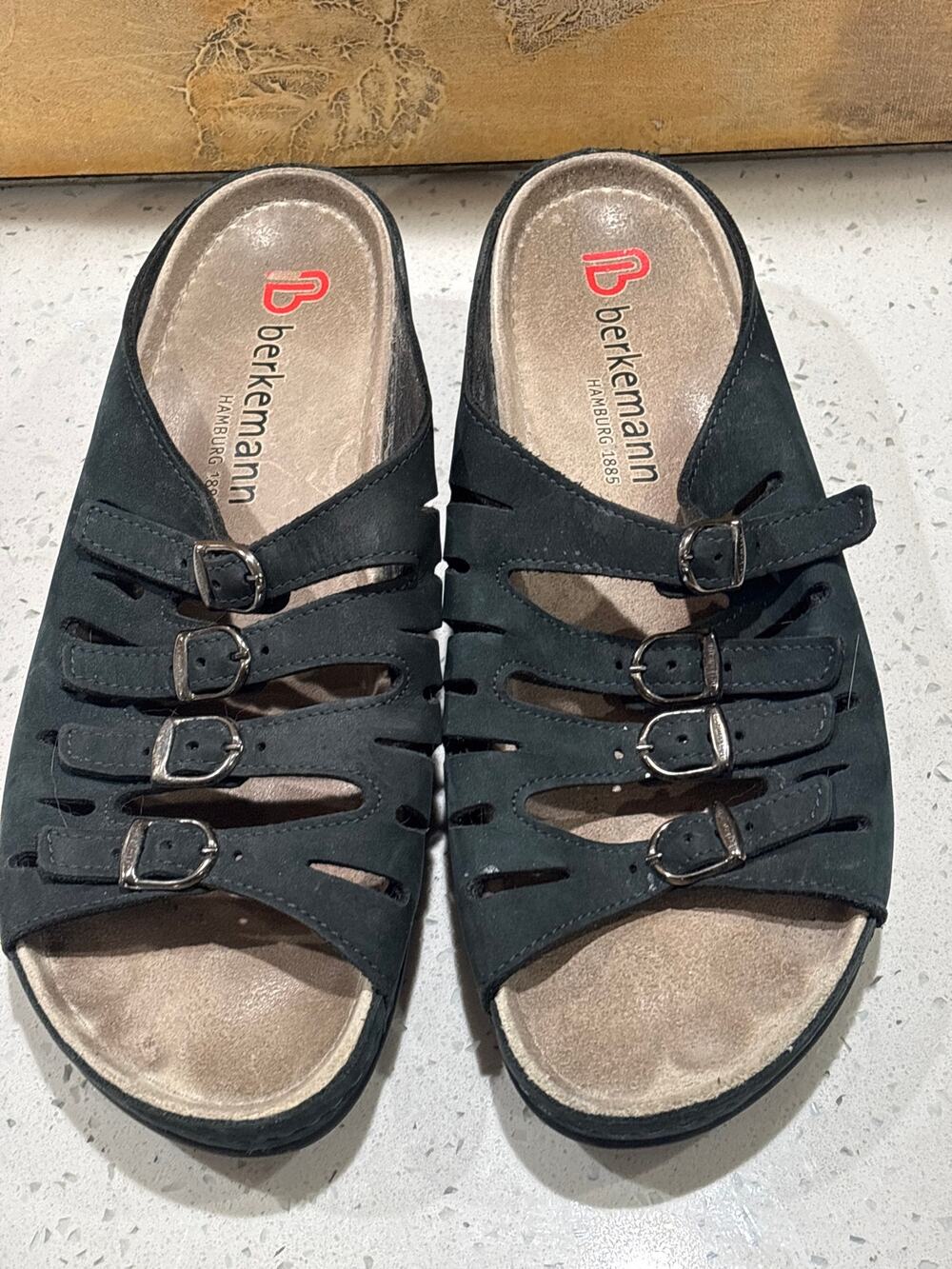Berkemann women’s Sandlas size 8.5